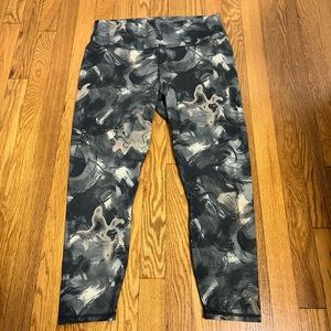 Fabletics powerholding leggings and matching sports bra